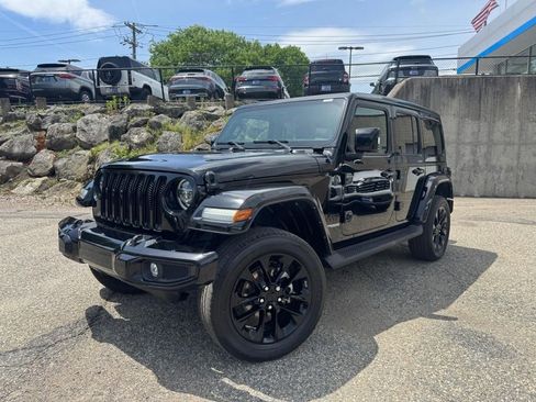 Used 2022 Jeep Wrangler Unlimited Sahara AWD/4WD image 2