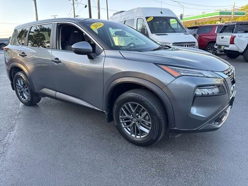 Used 2021 Nissan Rogue S FWD image 3