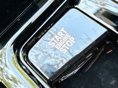 New 2026 BMW 550e xDrive w/ Executive Package image 36