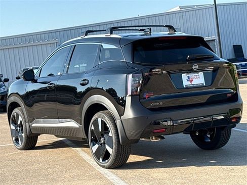 New 2026 Nissan Kicks SR image 6