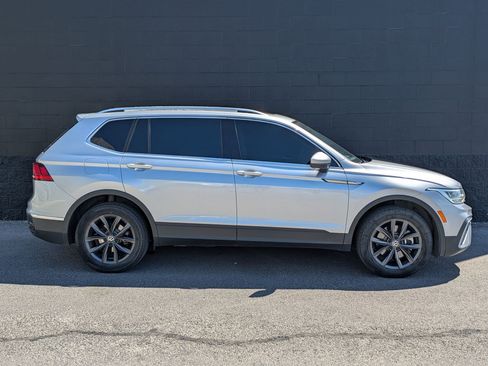 Used 2022 Volkswagen Tiguan SE AWD/4WD image 4