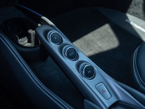 Used 2022 Ferrari F8 Tributo RWD image 47