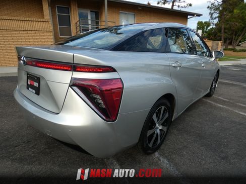 Used 2019 Toyota Mirai FWD image 7