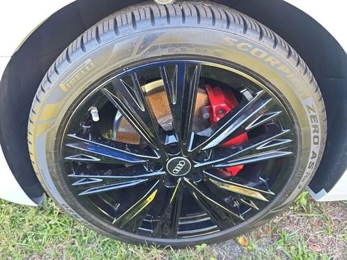 Used 2023 Audi A6 Premium Plus w/ Premium Plus Package image 6