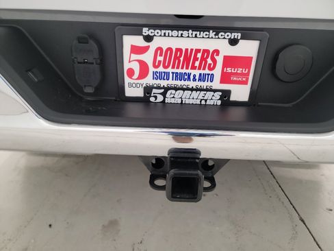 Used 2024 GMC Sierra 1500 SLE image 17