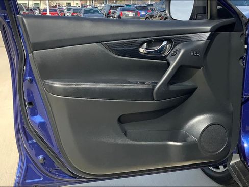 Used 2020 Nissan Rogue SL FWD image 22