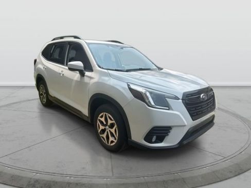 Used 2022 Subaru Forester Premium image 1