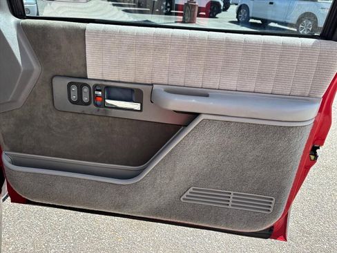 Used 1993 Chevrolet Silverado 1500 2WD Regular Cab image 11