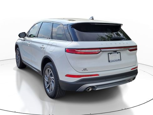 Used 2025 Lincoln Corsair FWD image 4