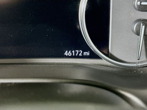 Used 2024 Buick Enclave Premium image 19