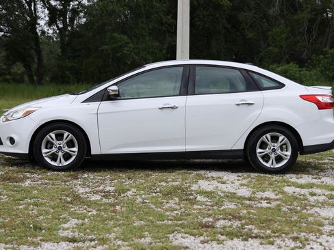 Used 2014 Ford Focus SE FWD image 3
