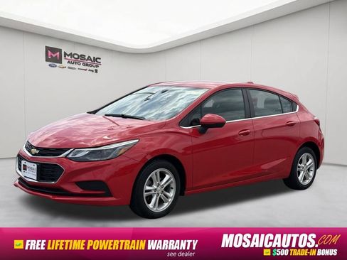 Used 2018 Chevrolet Cruze LT w/ Convenience Package FWD image 3