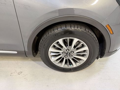 Used 2022 Lincoln Nautilus FWD w/ Premium Package image 29