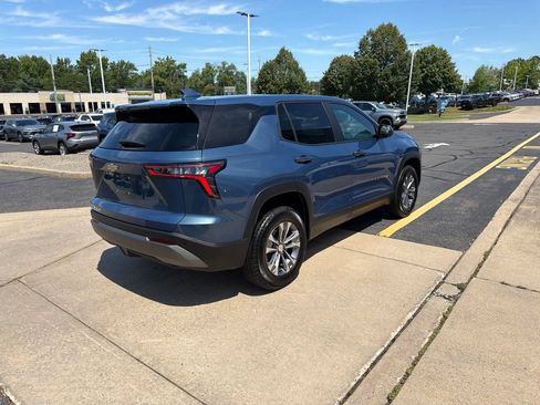 Used 2025 Chevrolet Equinox LT AWD/4WD image 3