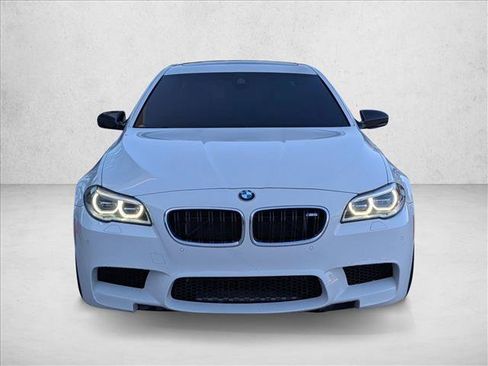 Used 2016 BMW M5 RWD image 2
