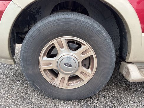 Used 2005 Ford Expedition 2WD image 21