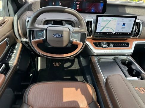 Used 2025 Ford Expedition King Ranch image 25