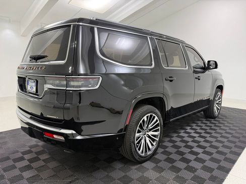 Used 2023 Jeep Grand Wagoneer Series III AWD/4WD image 7