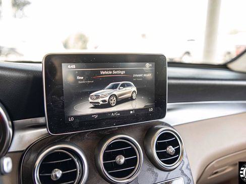 Used 2019 Mercedes-Benz GLC 300 w/ Driver Assistance Package image 12