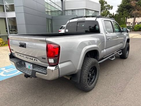 Used 2021 Toyota Tacoma SR5 AWD/4WD image 9
