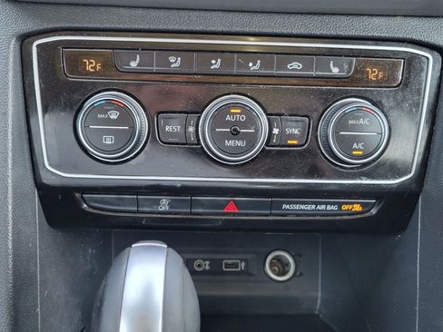 Used 2018 Volkswagen Atlas SEL FWD image 24