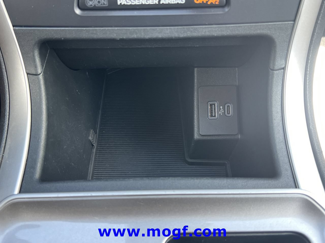 Used 2024 Ford Edge SEL AWD/4WD image 10
