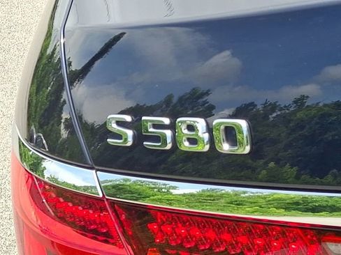 Used 2022 Mercedes-Benz S 580 4MATIC Sedan image 38