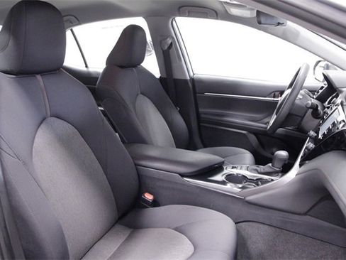 Used 2020 Toyota Camry LE image 13