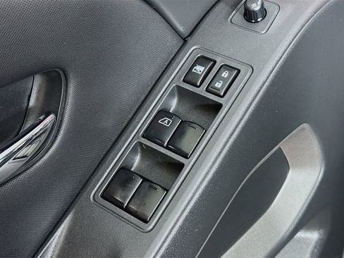 Used 2024 Nissan Frontier SL w/ Technology Package image 29