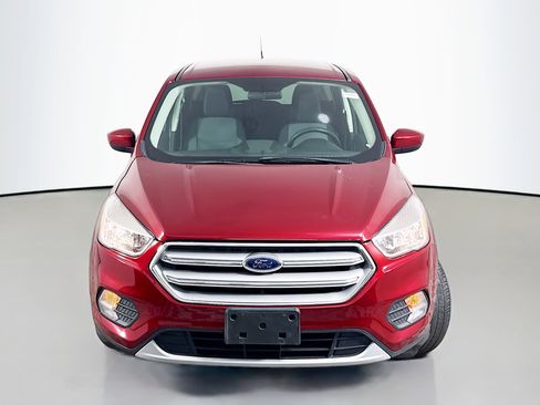 Used 2019 Ford Escape SE image 2