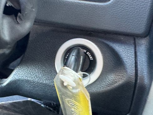 Used 2016 RAM 2500 SLT image 33