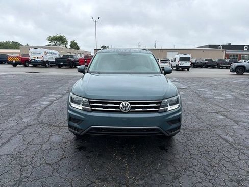 Used 2019 Volkswagen Tiguan SE w/ Panoramic Sunroof Package AWD/4WD image 3