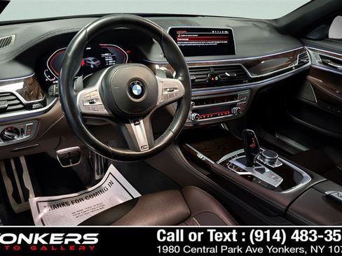 Used 2020 BMW 740i w/ M Sport Package RWD image 41
