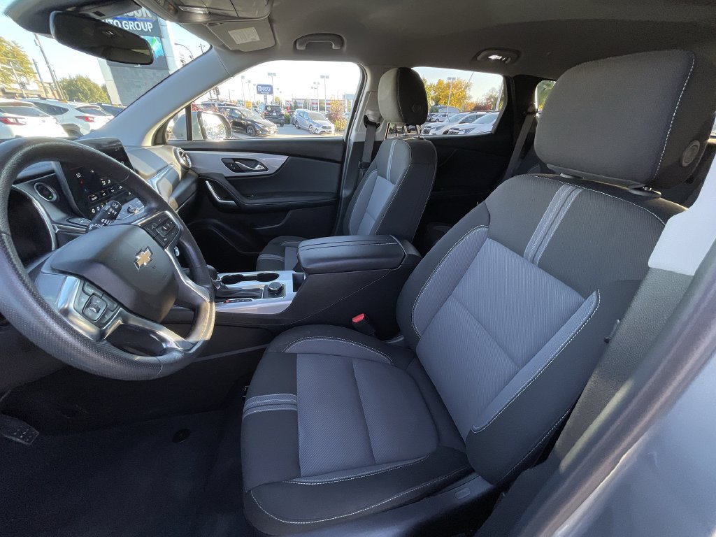 Used 2025 Chevrolet Blazer LT FWD image 19