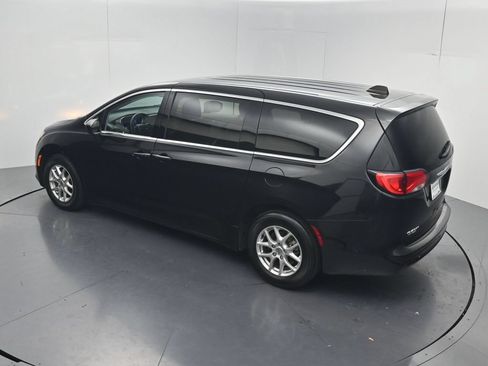 Used 2023 Chrysler Voyager LX FWD image 44