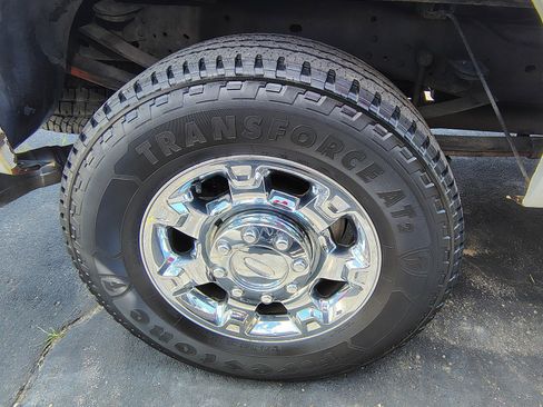 Used 2013 Ford F250 Lariat w/ Chrome Pkg AWD/4WD image 11