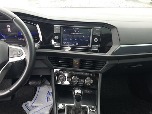 Used 2023 Volkswagen Jetta SE w/ Panoramic Sunroof Package FWD image 25