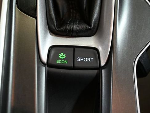 Used 2018 Honda Accord Touring image 28