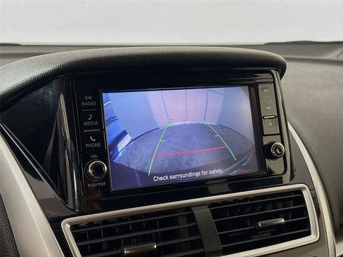 Used 2020 Mitsubishi Eclipse Cross ES image 12