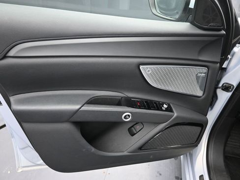 Used 2024 Maserati Grecale GT image 16