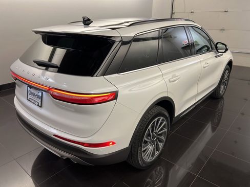 New 2026 Lincoln Corsair Reserve image 6