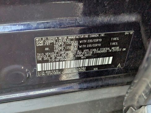 Used 2019 Toyota RAV4 XLE Premium image 11