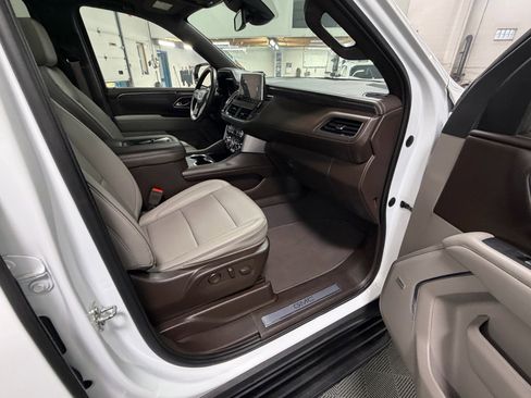 Used 2023 GMC Yukon SLT image 12