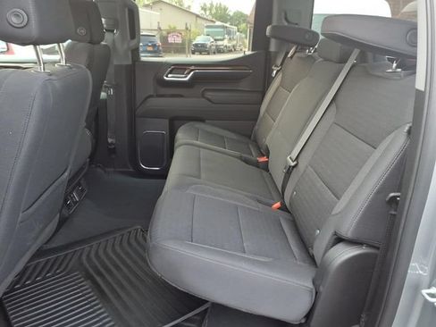 Used 2023 Chevrolet Silverado 1500 LT AWD/4WD image 6