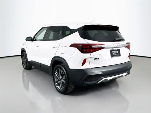 Used 2023 Kia Seltos LX image 5