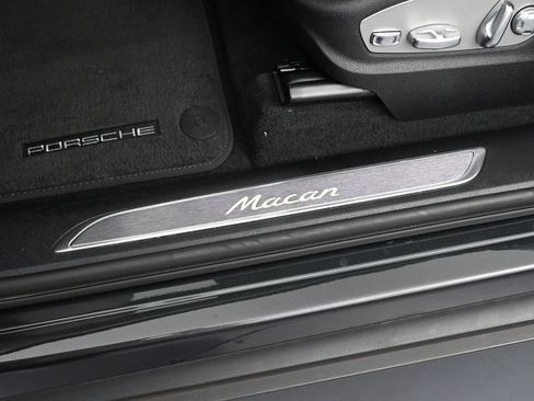 Certified 2023 Porsche Macan Turbo AWD/4WD image 16