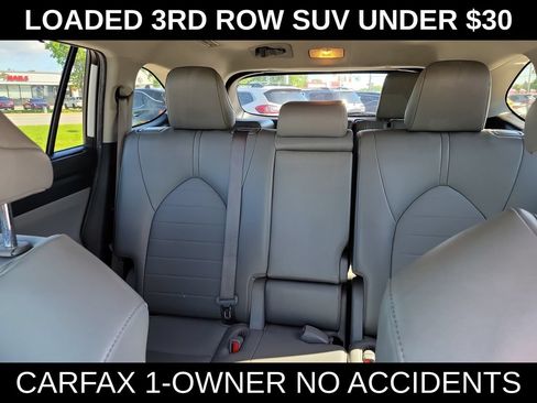 Used 2022 Toyota Highlander XLE AWD/4WD image 10