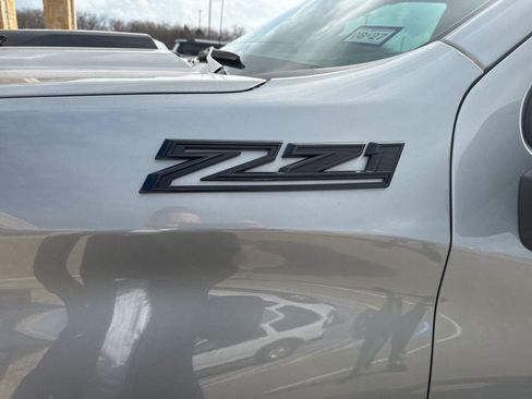 Used 2025 Chevrolet Silverado 1500 Custom Trail Boss w/ Dark Appearance Package image 2