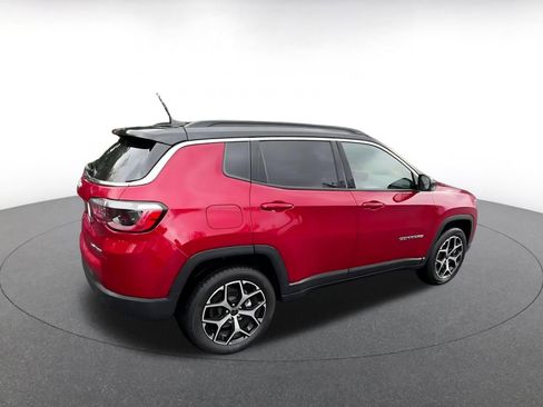 Used 2025 Jeep Compass Limited image 15