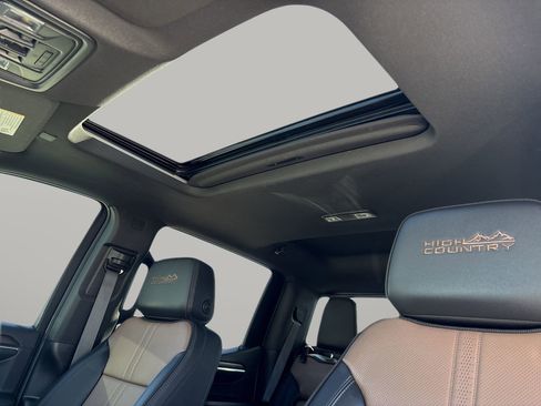 Used 2024 Chevrolet Silverado 1500 High Country w/ High Country Premium Package image 20